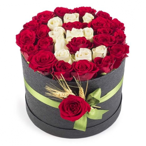  Muratlı Çiçek Gönder KİŞİYE ÖZEL KUTUDA GÜLLERDEN HARF ARANJMANI